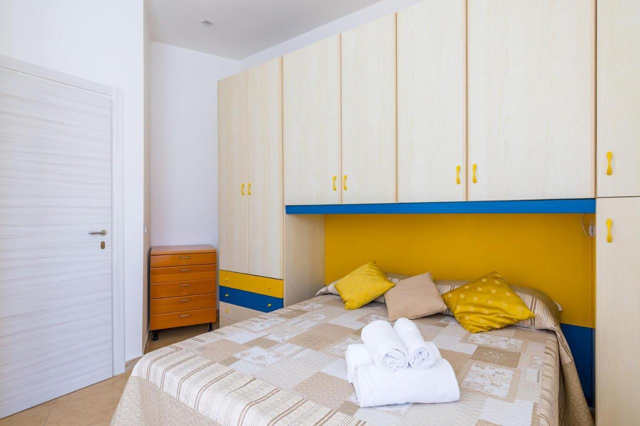Rione Emanuele III - 4 Bedroom Apartment Neapel Exterior foto