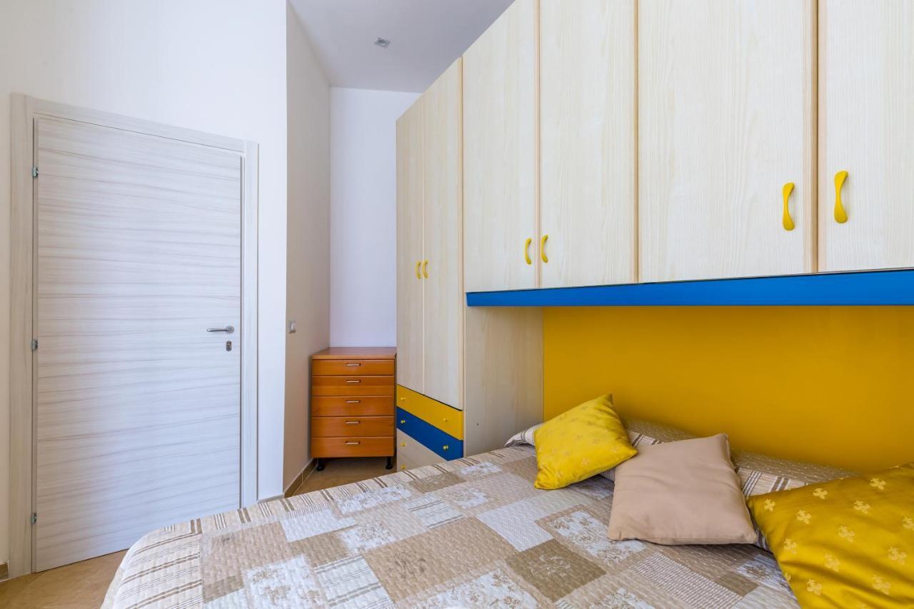 Rione Emanuele III - 4 Bedroom Apartment Neapel Exterior foto